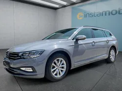 Grau Gebraucht 2024 VW Passat Kombi | 32.699 € (Teuer)