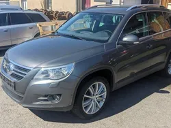 Grau Gebraucht 2010 VW Tiguan Team SUV | 5.999 € (Superpreis)