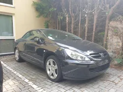 Schwarz Gebraucht 2005 Peugeot 307 CC Cabrio | 2.500 €