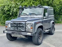 Grau Gebraucht 2009 Land Rover Defender SUV | 17.990 €