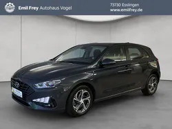 Grau Gebraucht 2023 Hyundai i30 Select Limousine | 16.880 € (Guter Preis)