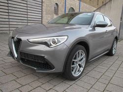 Grau Gebraucht 2017 Alfa Romeo Stelvio SUV | 18.950 € (Guter Preis)