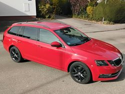 Rot Gebraucht 2017 Skoda Octavia Kombi | 15.200 €