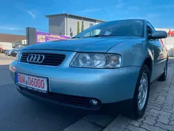 Blau Gebraucht 2001 Audi A3 Limousine | 2.950 €