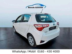 Weiß Gebraucht 2017 Toyota Yaris Hybrid Comfort Limousine | 9.800 € (Superpreis)
