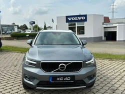 Grau Gebraucht 2018 Volvo XC40 Momentum SUV | 21.500 € (Fairer Preis)