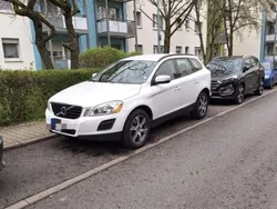 Weiß Gebraucht 2011 Volvo XC60 Kinetic SUV | 11.000 € (Etwas zu teuer)