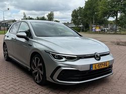 Grau Gebraucht 2021 VW Golf VIII R-line Limousine | 19.096 € (Etwas zu teuer)