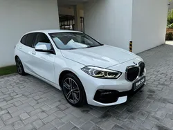 Weiß Gebraucht 2020 BMW 118 Sport Line Kleinwagen | 18.800 € (Fairer Preis)