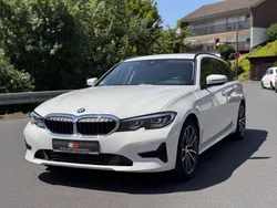 Weiß Gebraucht 2020 BMW 318 Advantage Kombi | 20.990 € (Fairer Preis)