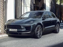 Tiefschwarzmetallic Gebraucht 2023 Porsche Macan S SUV | 65.890 € (Superpreis)