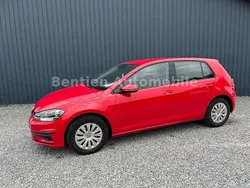 Rot Gebraucht 2018 VW Golf VII Trendline Limousine | 11.990 € (Superpreis)