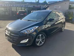 Phantom black / mic Gebraucht 2016 Hyundai i30 Passion Kombi | 6.990 € (Fairer Preis)