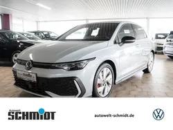 Crystalicebluemetallic Gebraucht 2024 VW Golf VIII Style Limousine | 38.460 € (Superpreis)