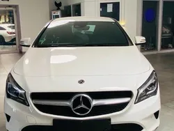 Weiß Gebraucht 2019 Mercedes CLA220 Shooting Brake Kombi | 19.900 € (Guter Preis)