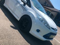 Weiß Gebraucht 2009 Ford Fiesta Kleinwagen | 3.800 € (Etwas zu teuer)