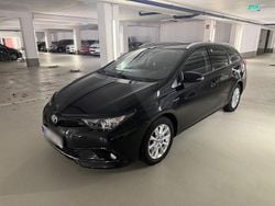 Schwarz Gebraucht 2018 Toyota Auris Team Kombi | 15.920 € (Teuer)
