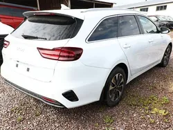 Schneeweiß schneeweiß Neu 2025 Kia Ceed Sportswagon Vision Kombi | 23.545 € (Guter Preis)