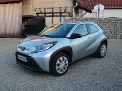 Silber Gebraucht 2023 Toyota Aygo Play Kleinwagen | 14.444 € (Fairer Preis)