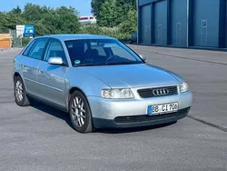 Silber Gebraucht 2001 Audi A3 Limousine | 699 € (Fairer Preis)