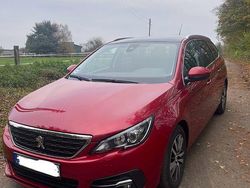 Rot Gebraucht 2019 Peugeot 308 Premium Kombi | 8.600 € (Fairer Preis)