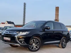 Schwarz Gebraucht 2016 Mitsubishi Outlander SUV | 12.999 € (Fairer Preis)