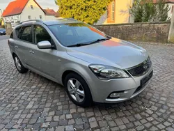 Machine silver (metallic) Gebraucht 2012 Kia Ceed Sportswagon Edition 7 Kombi | 4.900 € (Superpreis)