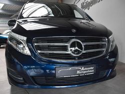 Blau Gebraucht 2016 Mercedes V250 Exclusive Van / Kleinbus | 45.580 €