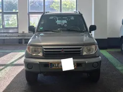 Grau Gebraucht 2002 Mitsubishi Pajero SUV | 3.300 €