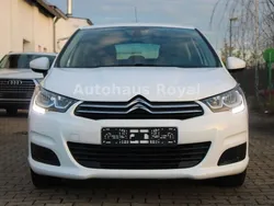 Weiß Gebraucht 2015 Citroën C4 Tendance Limousine | 6.500 € (Fairer Preis)
