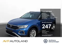 Blau Gebraucht 2024 VW T-Roc Life SUV | 29.210 € (Guter Preis)