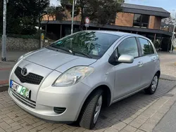 Silber Gebraucht 2007 Toyota Yaris Limousine | 1.850 € (Fairer Preis)