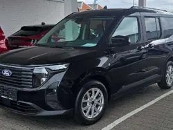 Schwarz Gebraucht 2024 Ford Tourneo Courier Titanium Van / Kleinbus | 25.270 € (Fairer Preis)