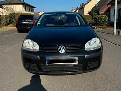 Schwarz Gebraucht 2005 VW Golf IV Kleinwagen | 2.600 € (Etwas zu teuer)