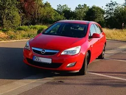 Rot Gebraucht 2011 Opel Astra Sport Kombi | 2.700 € (Fairer Preis)