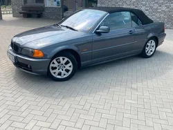Grau Gebraucht 2001 BMW 325 Cabriolet Cabrio | 16.500 €