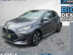 Grau Neu 2025 Toyota Yaris Hybrid Limousine | 22.290 € (Guter Preis)