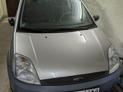 Grau Gebraucht 2002 Ford Fiesta Ambiente Kleinwagen | 2.000 € (Fairer Preis)