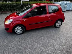 Rot Gebraucht 2009 Renault Twingo Kleinwagen | 800 €