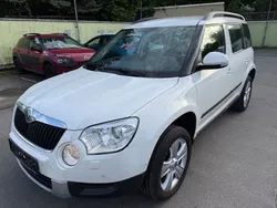 Weiß Gebraucht 2012 Skoda Yeti SUV | 8.990 € (Etwas zu teuer)
