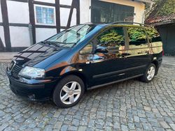 Schwarz Gebraucht 2012 Seat Alhambra Van / Kleinbus | 4.700 €
