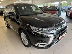 Rubinschwarz Gebraucht 2020 Mitsubishi Outlander P-HEV Diamant Edition SUV | 19.890 € (Superpreis)