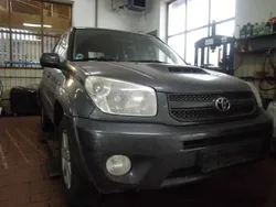 Gold (metallic) Gebraucht 2005 Toyota RAV4 Sol SUV | 4.600 € (Teuer)