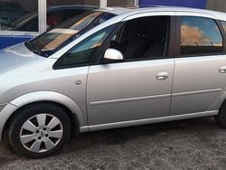 Silber Gebraucht 2006 Opel Meriva Van / Kleinbus | 1.999 € (Superpreis)