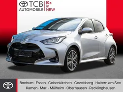 Silber Gebraucht 2024 Toyota Yaris Hybrid Executive Limousine | 24.989 € (Etwas zu teuer)