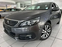 Lackierung platiniumgrau/metall Gebraucht 2018 Peugeot 308 Allure Limousine | 10.750 € (Guter Preis)
