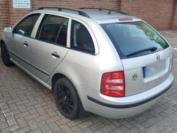 Silber Gebraucht 2004 Skoda Fabia Kombi | 1.800 € (Etwas zu teuer)