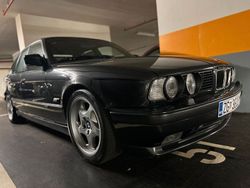 Schwarz Gebraucht 1989 BMW M5 Performance Limousine | 36.500 €