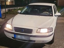 Weiß Gebraucht 2001 Volvo V70 Kombi | 2.000 € (Fairer Preis)