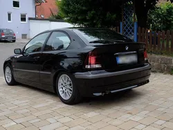 Schwarz Gebraucht 2002 BMW 325 Kleinwagen | 3.900 € (Guter Preis)